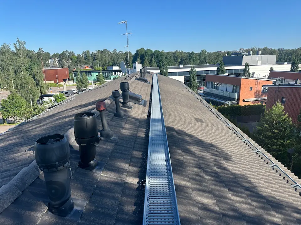 Katto ennen pinnoitusta ja pesua