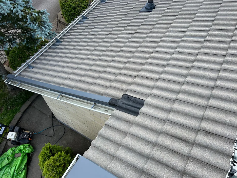 Vedenohjauslevyt asennettu ennen pinnoitusta 2